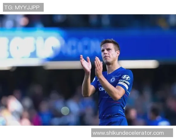 切尔西在足总杯中以6-2大胜那不勒斯争议判罚引发全场热议