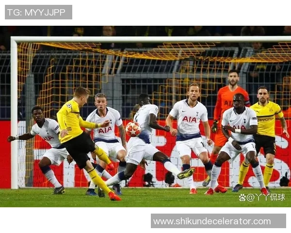 欧冠惊天冷门那不勒斯狂胜多特蒙德四球引爆全场激情时刻回顾