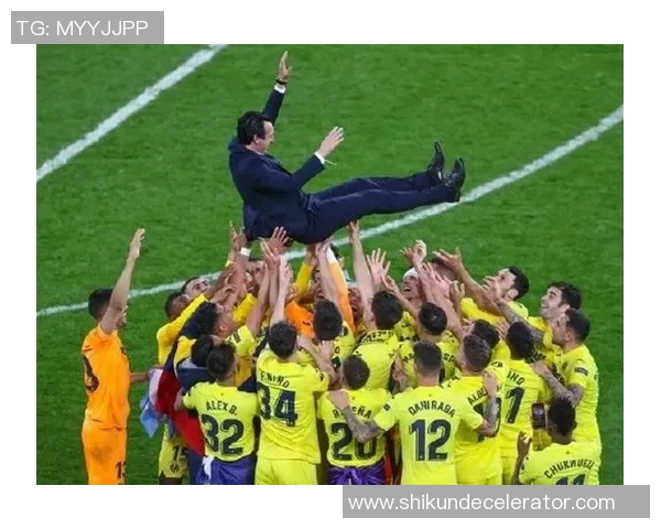 欧联杯精彩对决里昂逆转多特蒙德上演帽子戏法引爆全场