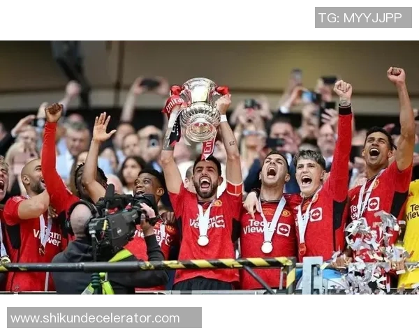 里昂逆袭曼联夺冠之路精彩集锦全场沸腾瞬间回顾